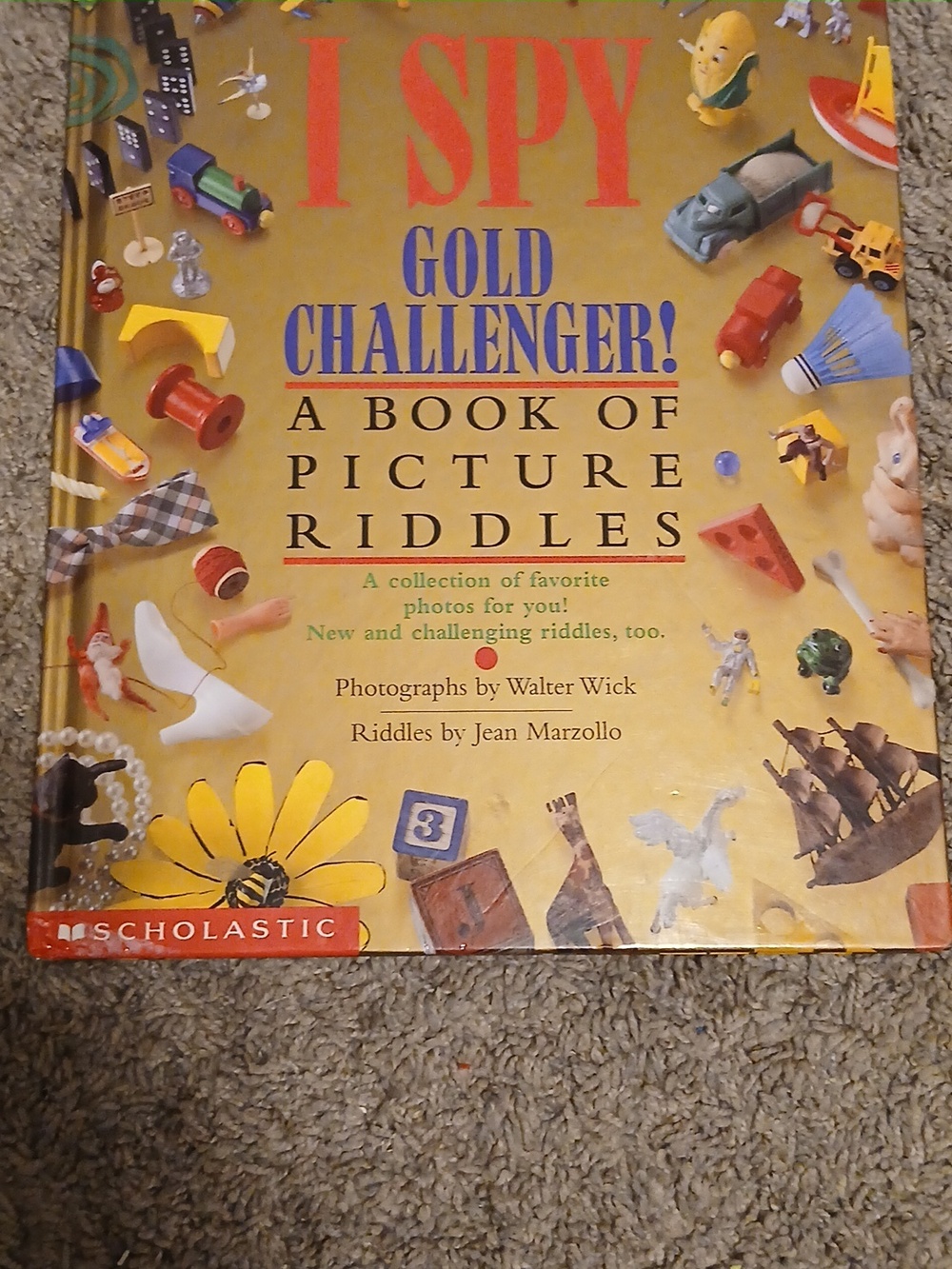 I Spy Gold Challenger! Hardcover